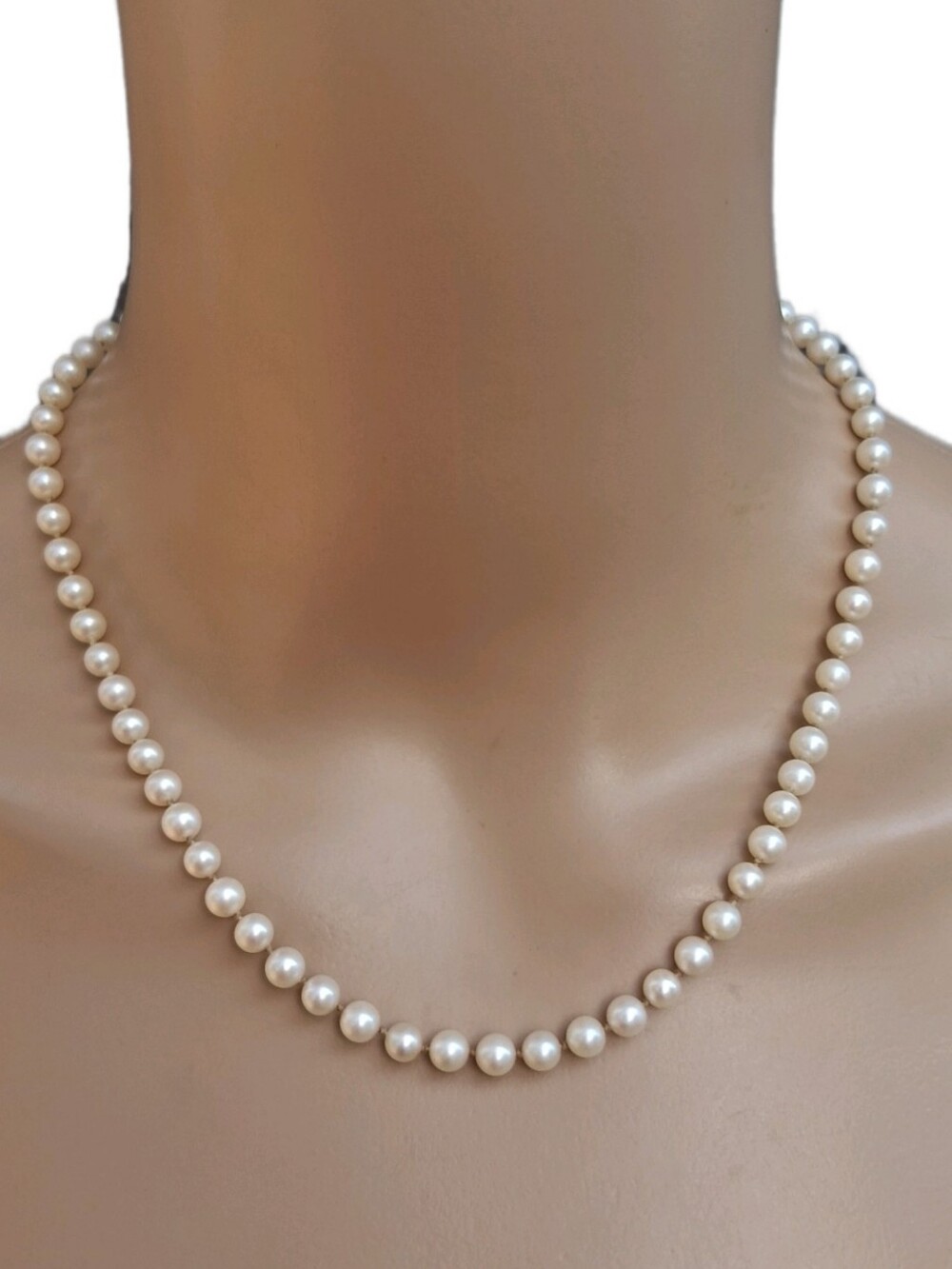 Vintage MIKIMOTO Sterling Silver Clasp 18" Cultured Pearl Strand Necklace